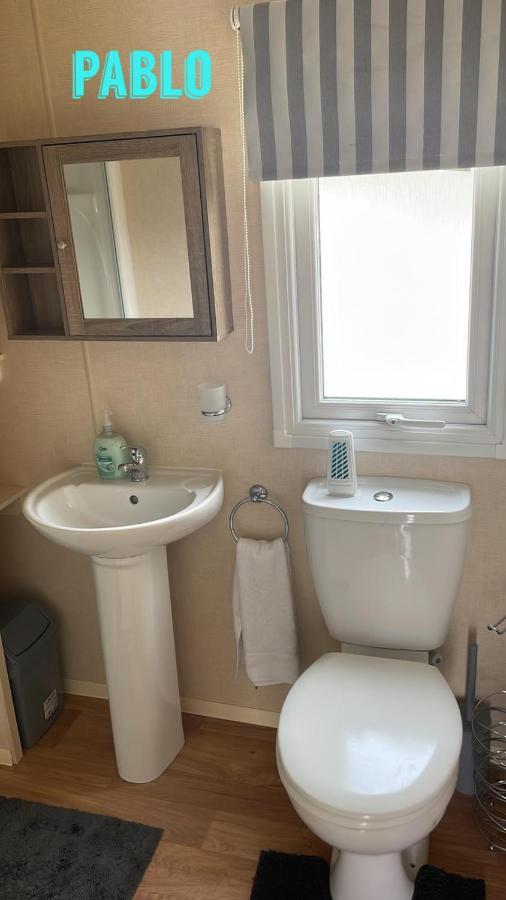 Towyn Six Berth En Suite Caravan Rhyl Exterior foto