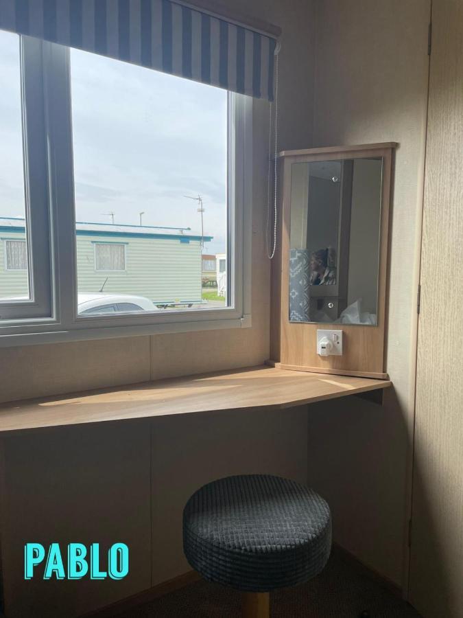 Towyn Six Berth En Suite Caravan Rhyl Exterior foto