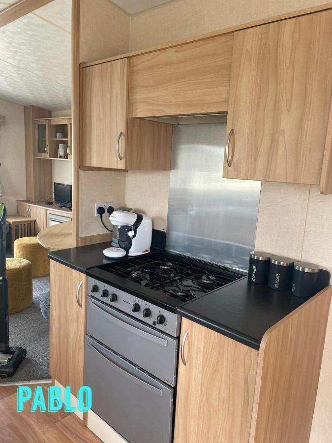 Towyn Six Berth En Suite Caravan Rhyl Exterior foto