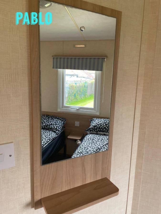 Towyn Six Berth En Suite Caravan Rhyl Exterior foto