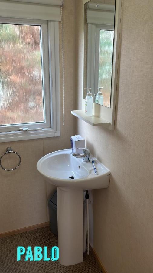 Towyn Six Berth En Suite Caravan Rhyl Exterior foto
