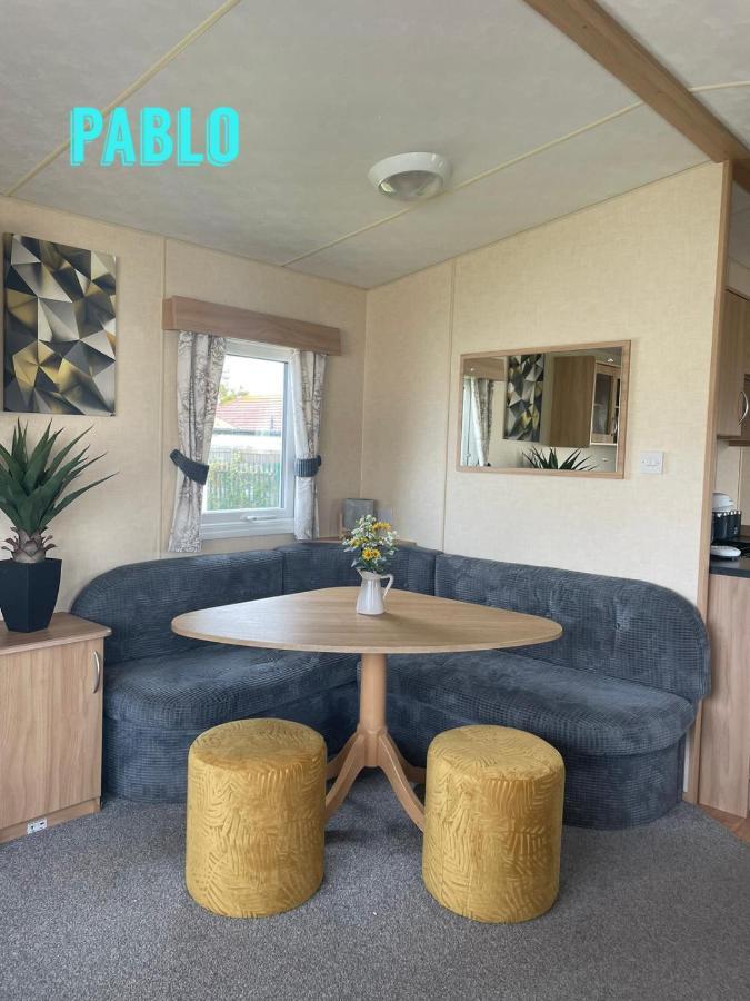 Towyn Six Berth En Suite Caravan Rhyl Exterior foto